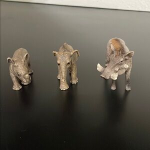 Gray and Brown Elephant Action Figures Set